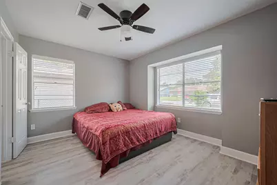5822 Shurmard Drive, Houston, TX 77092 - Photo 30