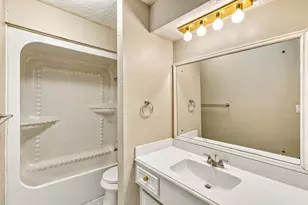 11807 Gatlinburg Dr, Houston, TX 77031 - Photo 16