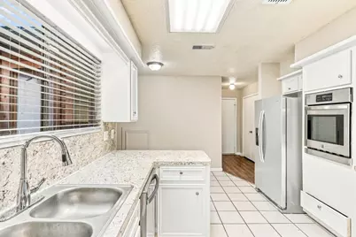 11807 Gatlinburg Drive, Houston, TX 77031 - Photo 10