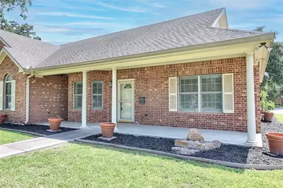 417 S Main Street, Hallettsville, TX 77964 - Photo 2