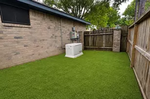 1703 San Jose Block, Friendswood, TX 77546 - Photo 2