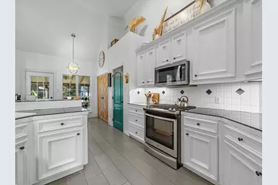 31 Beaconsfield Drive, Magnolia, TX 77355 - Photo 16