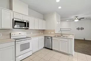 3039 Orange St, Pearland, TX 77581 - Photo 10