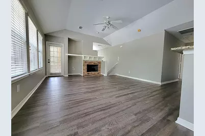 77 Woodlily Pl, The Woodlands, TX 77382 - Photo 6