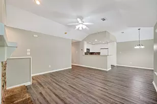 77 Woodlily Pl, The Woodlands, TX 77382 - Photo 6