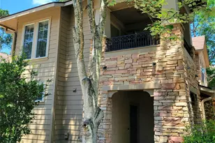 77 Woodlily Pl, The Woodlands, TX 77382 - Photo 2