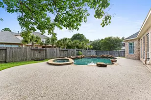 47 N Winsome Path Circle, The Woodlands, TX 77382 - Photo 2