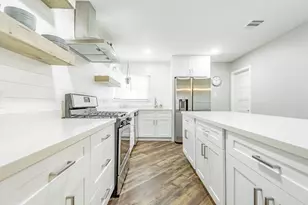 1102 45th St, Galveston, TX 77550 - Photo 14
