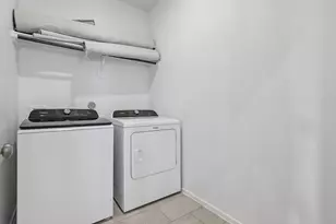 6325 Sapphire Ocean Dr, Houston, TX 77092 - Photo 14