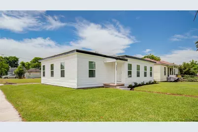1203 W 6th Street, Freeport, TX 77541 - Photo 2