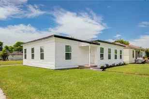 1203 W 6th St, Freeport, TX 77541 - Photo 2