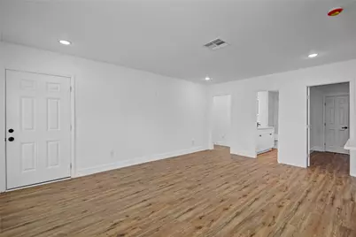1203 W 6th Street, Freeport, TX 77541 - Photo 8