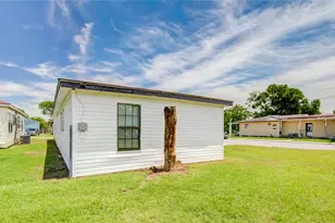 1203 W 6th St, Freeport, TX 77541 - Photo 6