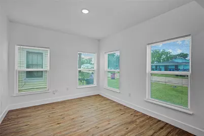 1203 W 6th Street, Freeport, TX 77541 - Photo 10