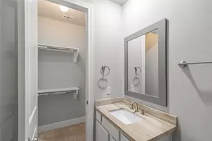 2123 McIlhenny St, Houston, TX 77004 - Photo 8