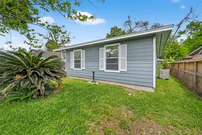 2446 Mayview Drive, Houston, TX 77091 - Photo 2