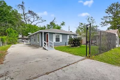 2446 Mayview Drive, Houston, TX 77091 - Photo 1
