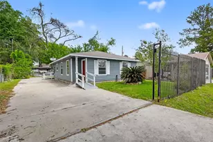 2446 Mayview Dr, Houston, TX 77091 - Photo 1
