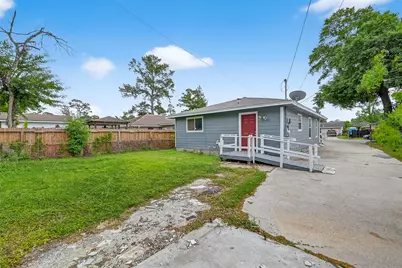 2446 Mayview Drive, Houston, TX 77091 - Photo 32