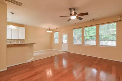 213 E Summerhaze Circle, The Woodlands, TX 77382 - Photo 6