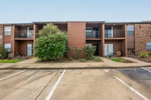 904 University Oaks Blvd, College Station, TX 77840 - Photo 2