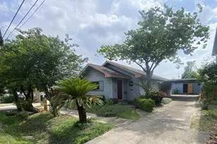 2306 Davis St, Houston, TX 77026 - Photo 2