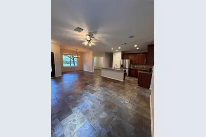 137 E Montfair Boulevard, Montgomery, TX 77382 - Photo 2