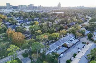 9654 Westview Dr, Houston, TX 77055 - Photo 48