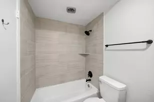 9654 Westview Dr, Houston, TX 77055 - Photo 32