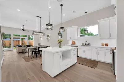 407A Sikes Street, Houston, TX 77018 - Photo 8