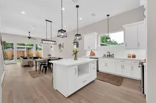 407A Sikes St, Houston, TX 77018 - Photo 8