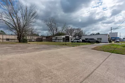 2107 N Main Street, Pearland, TX 77581 - Photo 14