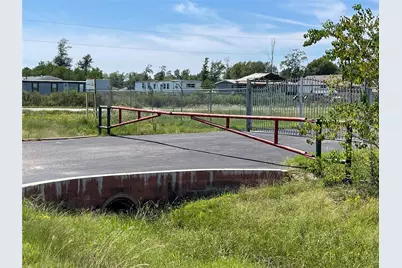 275 County Road 5022, Cleveland, TX 77327 - Photo 8