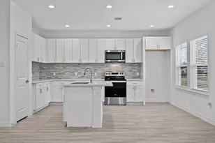 5430 Heron Dr, Houston, TX 77033 - Photo 6