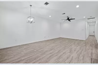 5430 Heron Drive, Houston, TX 77033 - Photo 2