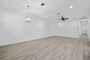 5430 Heron Dr, Houston, TX 77033 - Photo 2