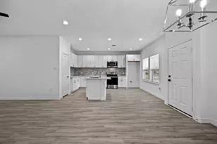 5430 Heron Dr, Houston, TX 77033 - Photo 4