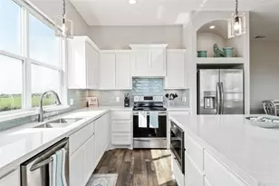 4406 Whaler Ln, Crystal Beach, TX 77650 - Photo 6