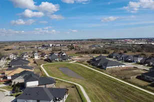 241 Bay Laurel Ct, Alvin, TX 77511 - Photo 4