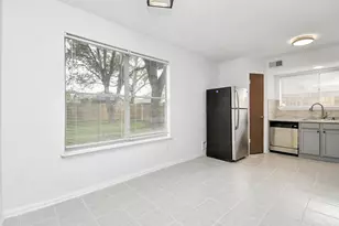 1111 W Brompton Dr, Pearland, TX 77584 - Photo 8