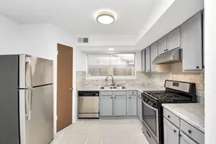 1111 W Brompton Dr, Pearland, TX 77584 - Photo 10