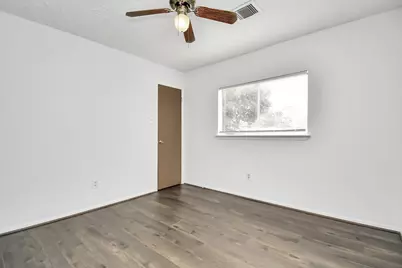 1111 W Brompton Drive, Pearland, TX 77584 - Photo 18