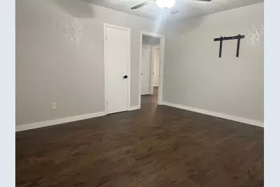 208 Walnut Street, Lake Jackson, TX 77566 - Photo 4