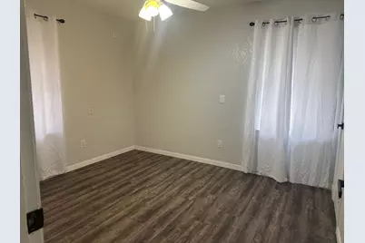208 Walnut Street, Lake Jackson, TX 77566 - Photo 6
