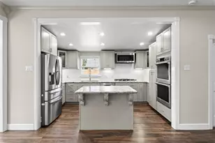 901 Melbourne St, Houston, TX 77022 - Photo 8