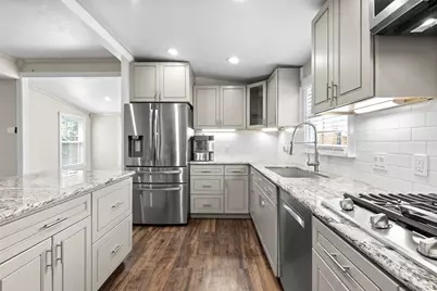 901 Melbourne Street, Houston, TX 77022 - Photo 12