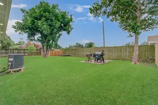 2615 6th Ave N, Texas City, TX 77590 - Photo 32