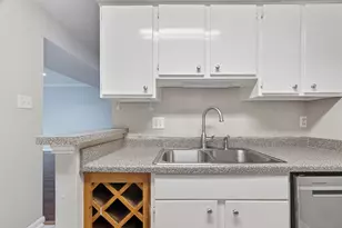 3700 W Clay St, Houston, TX 77019 - Photo 12