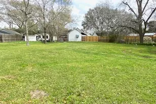 708 N Wharton St, El Campo, TX 77437 - Photo 4