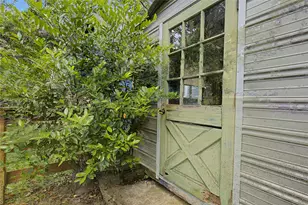304 Foster St, Tomball, TX 77375 - Photo 28